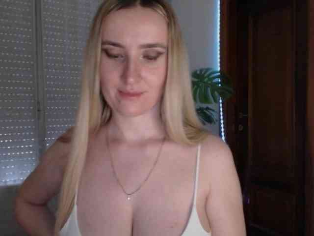 Alina-Lovely webcam