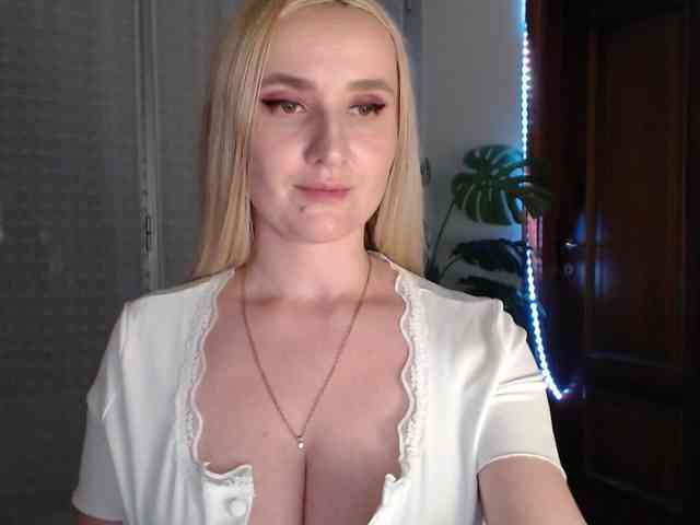 Alina-Lovely webcam