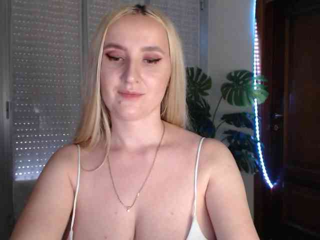 Alina-Lovely webcam