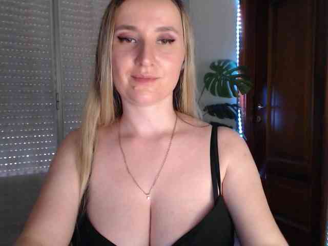 Alina-Lovely webcam