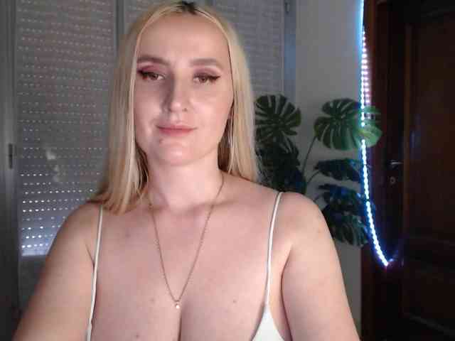Alina-Lovely webcam