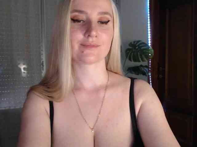 Alina-Lovely webcam