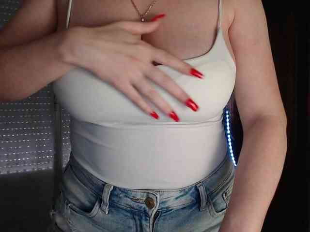 Alina-Lovely webcam