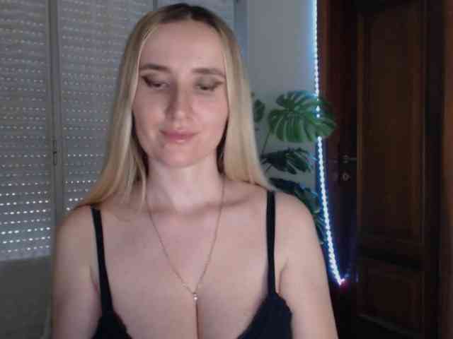 Alina-Lovely webcam