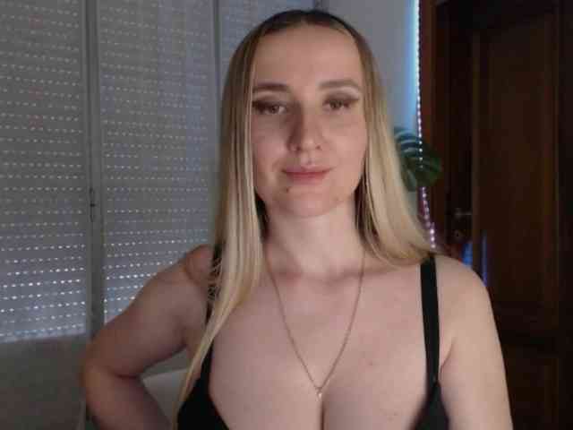 Alina-Lovely webcam