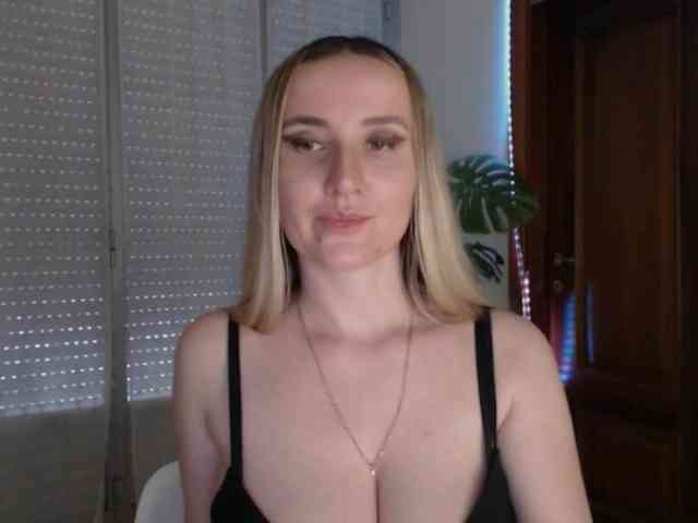 Alina-Lovely webcam