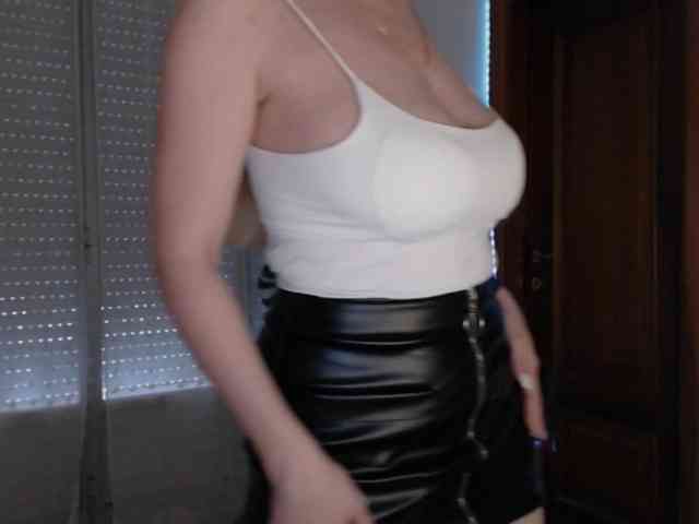 Alina-Lovely webcam
