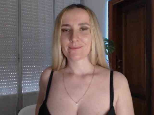 Alina-Lovely webcam
