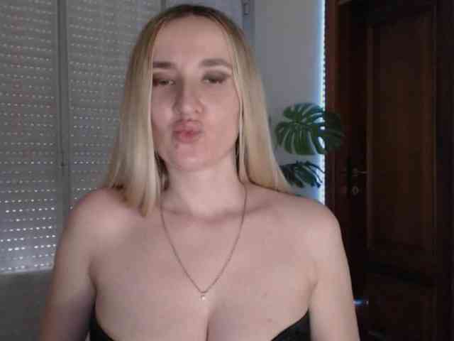 Alina-Lovely webcam