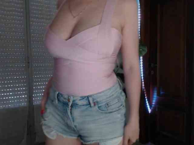 Alina-Lovely webcam