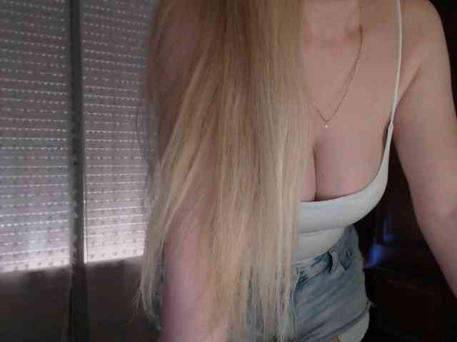 Alina-Lovely webcam