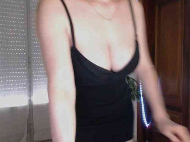 Alina-Lovely webcam