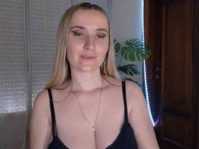 Alina-Lovely webcam
