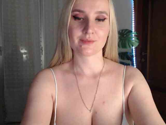 Alina-Lovely webcam