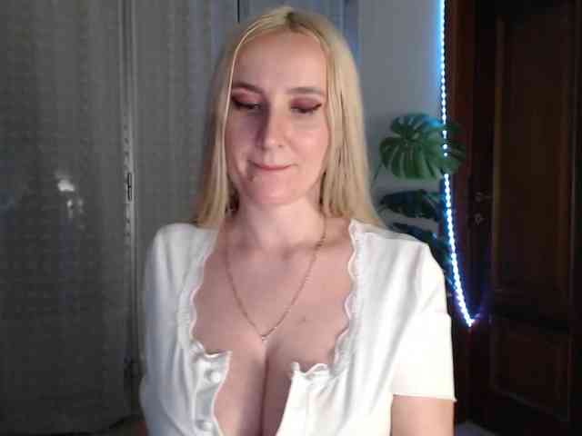 Alina-Lovely webcam