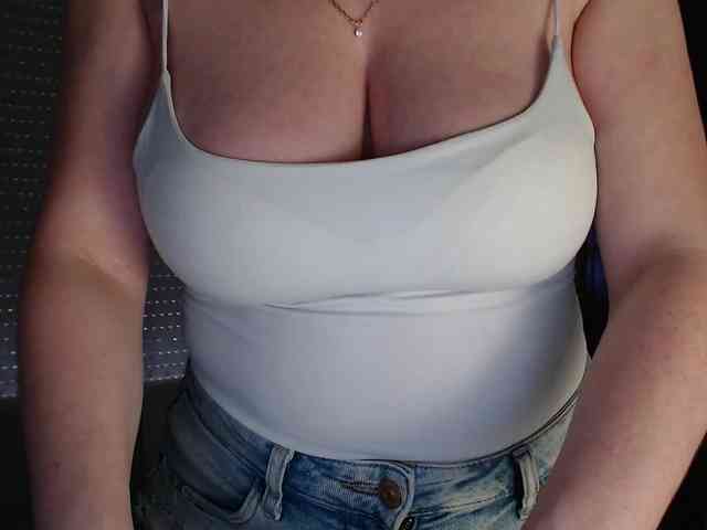 Alina-Lovely webcam