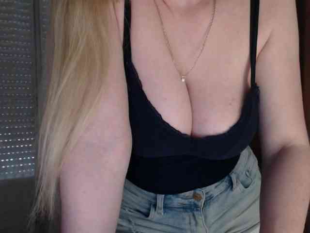 Alina-Lovely webcam