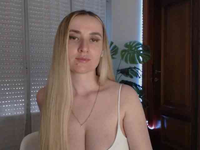 Alina-Lovely webcam