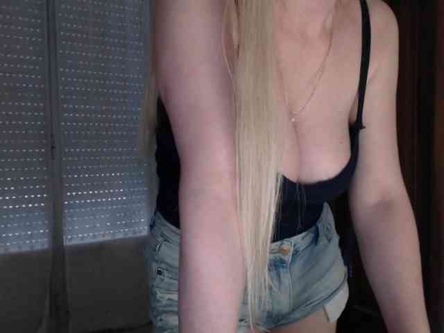 Alina-Lovely webcam