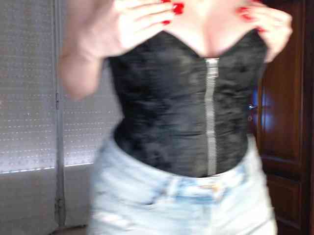 Alina-Lovely webcam
