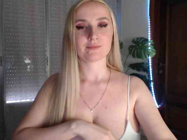 Alina-Lovely webcam