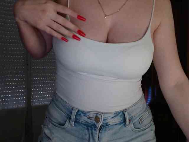 Alina-Lovely webcam