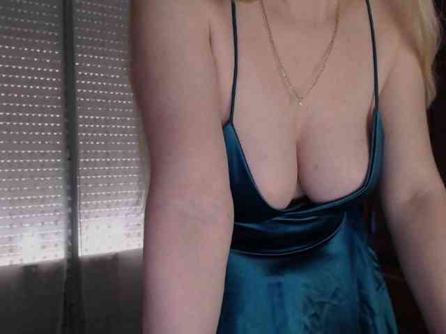 Alina-Lovely webcam