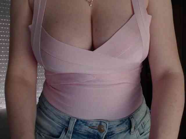 Alina-Lovely webcam