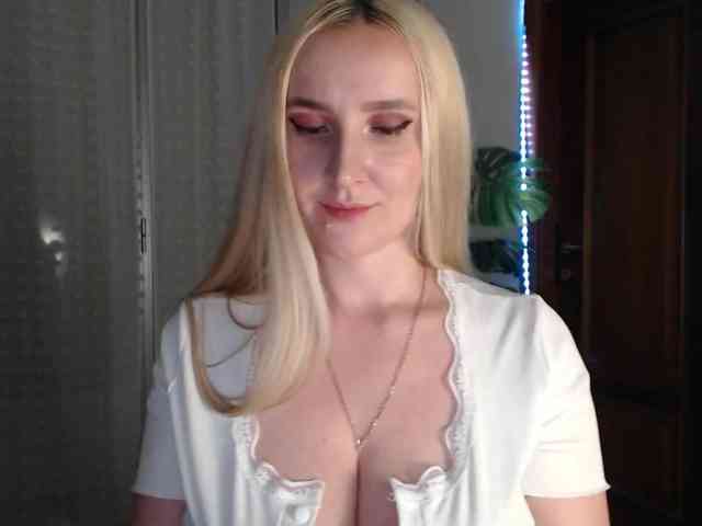 Alina-Lovely webcam