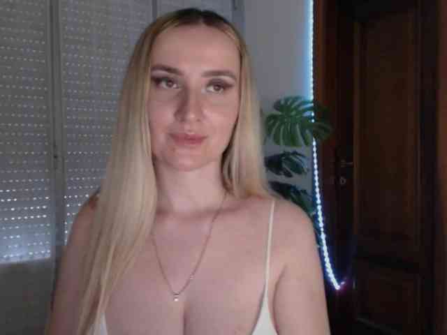 Alina-Lovely webcam
