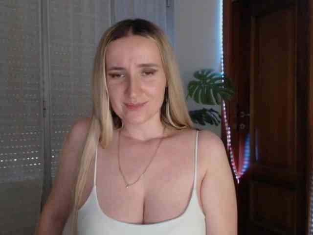 Alina-Lovely webcam