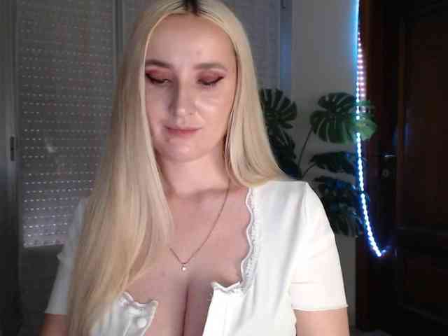Alina-Lovely webcam