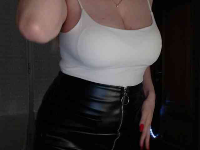 Alina-Lovely webcam