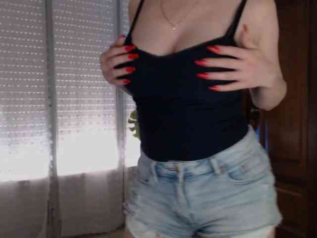Alina-Lovely webcam