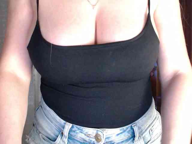 Alina-Lovely webcam