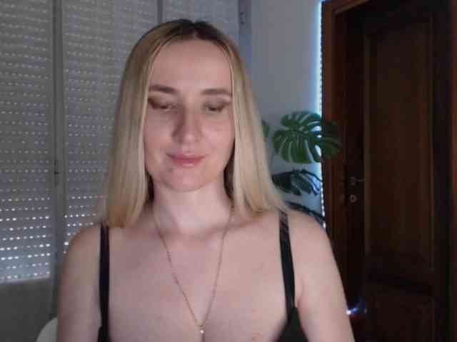 Alina-Lovely webcam