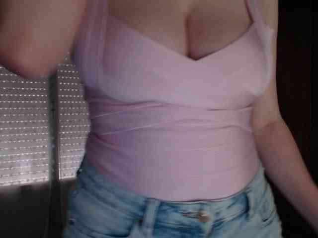 Alina-Lovely webcam