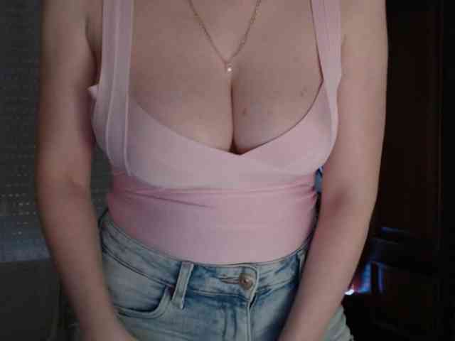 Alina-Lovely webcam