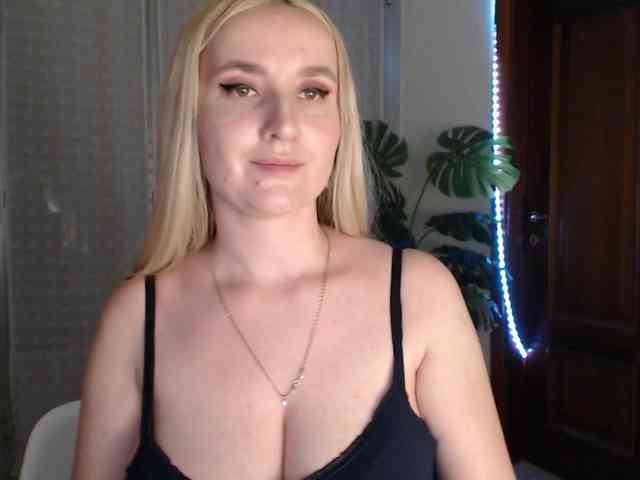 Alina-Lovely webcam