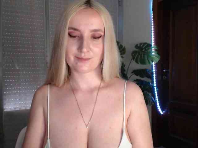 Alina-Lovely webcam