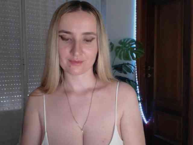 Alina-Lovely webcam