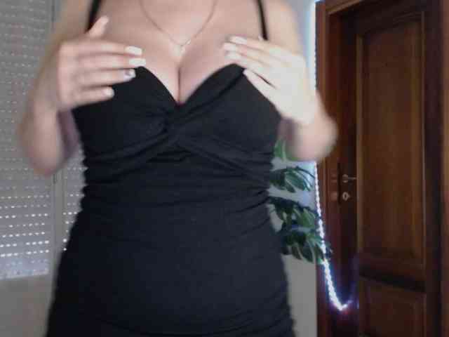 Alina-Lovely webcam