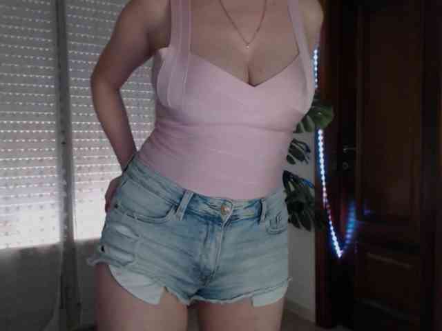 Alina-Lovely webcam