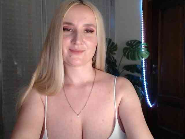 Alina-Lovely webcam