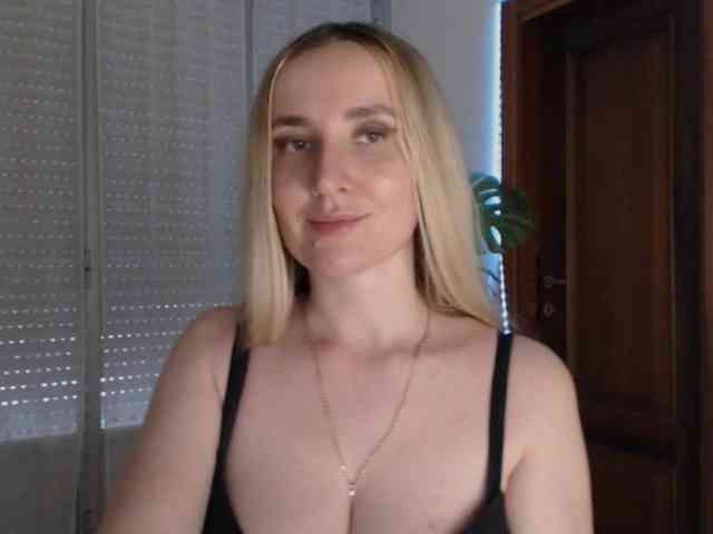 Alina-Lovely webcam