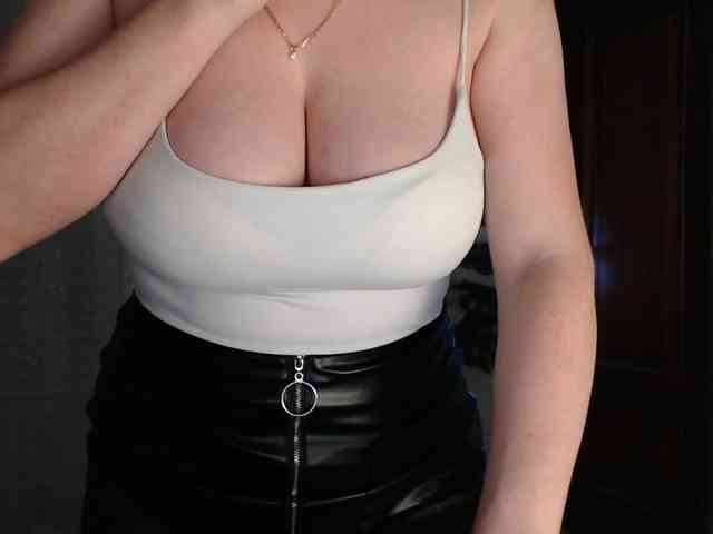 Alina-Lovely webcam