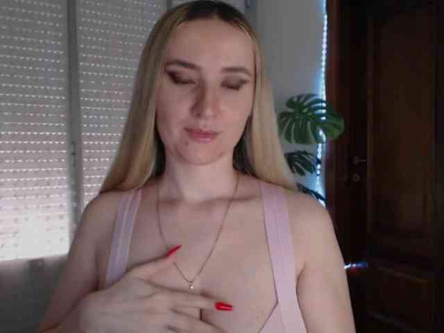 Alina-Lovely webcam