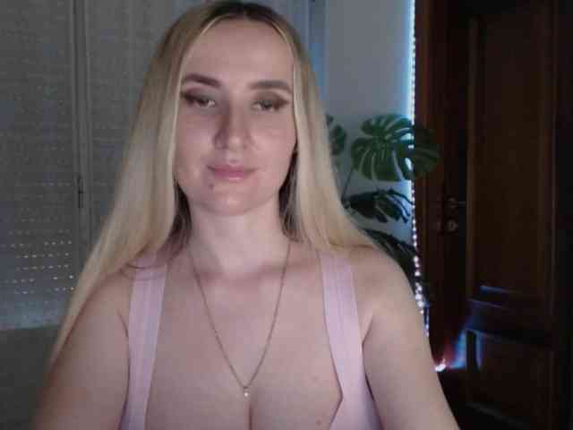 Alina-Lovely webcam