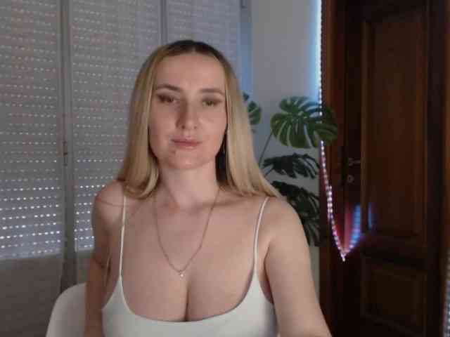 Alina-Lovely webcam