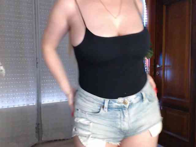 Alina-Lovely webcam